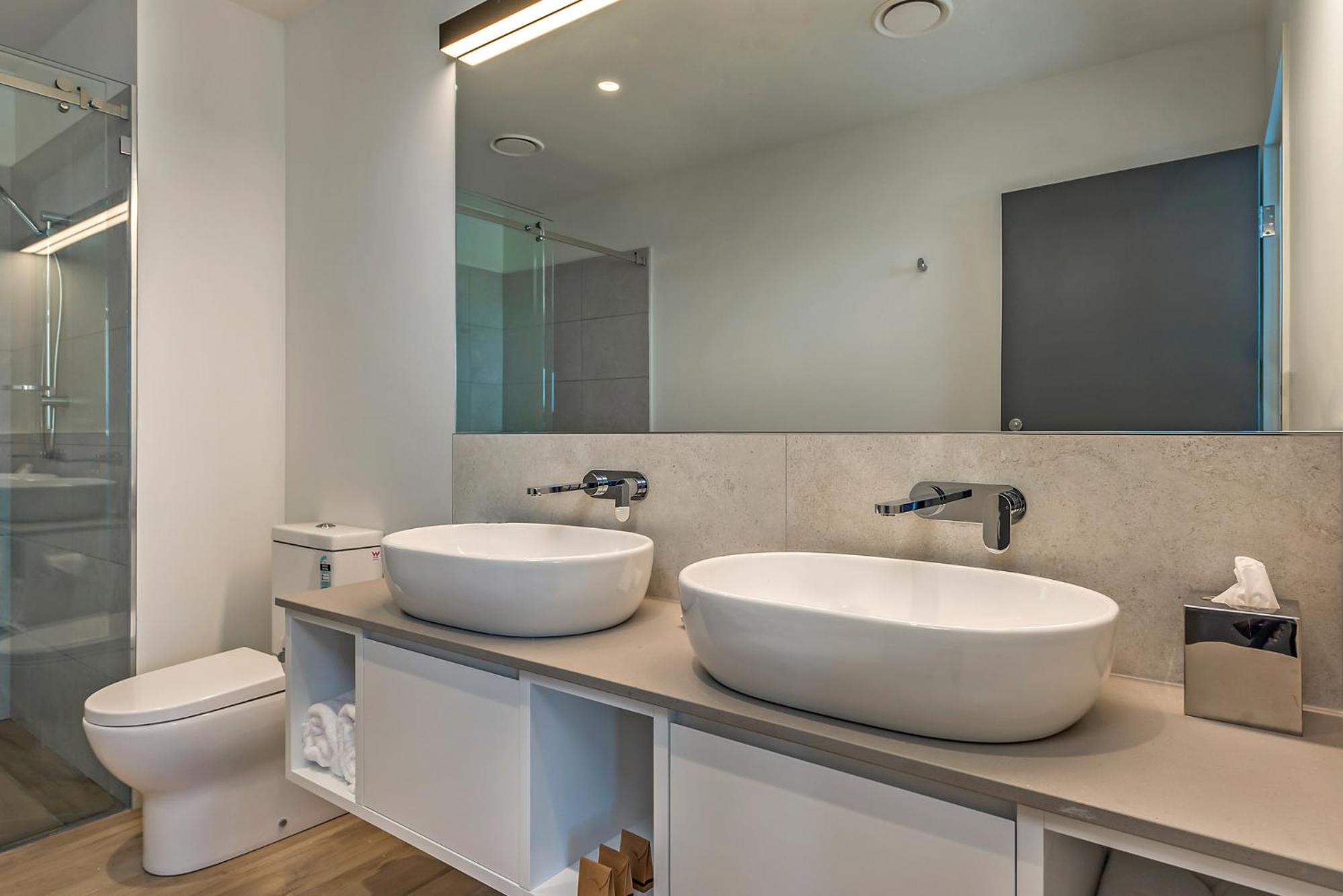 เป็ปเปอร์ส ไซโล ลอนเชสตัน Hotel ภายนอก รูปภาพ Bathroom