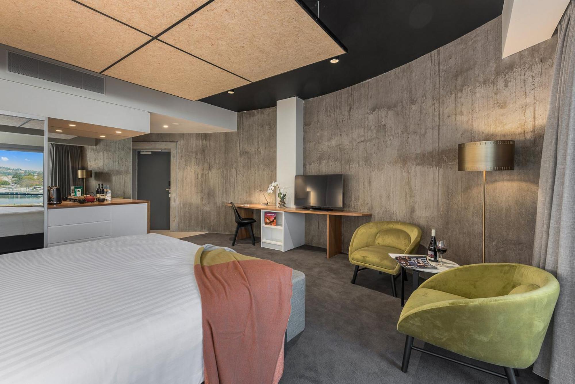 เป็ปเปอร์ส ไซโล ลอนเชสตัน Hotel ภายนอก รูปภาพ A room at the hotel