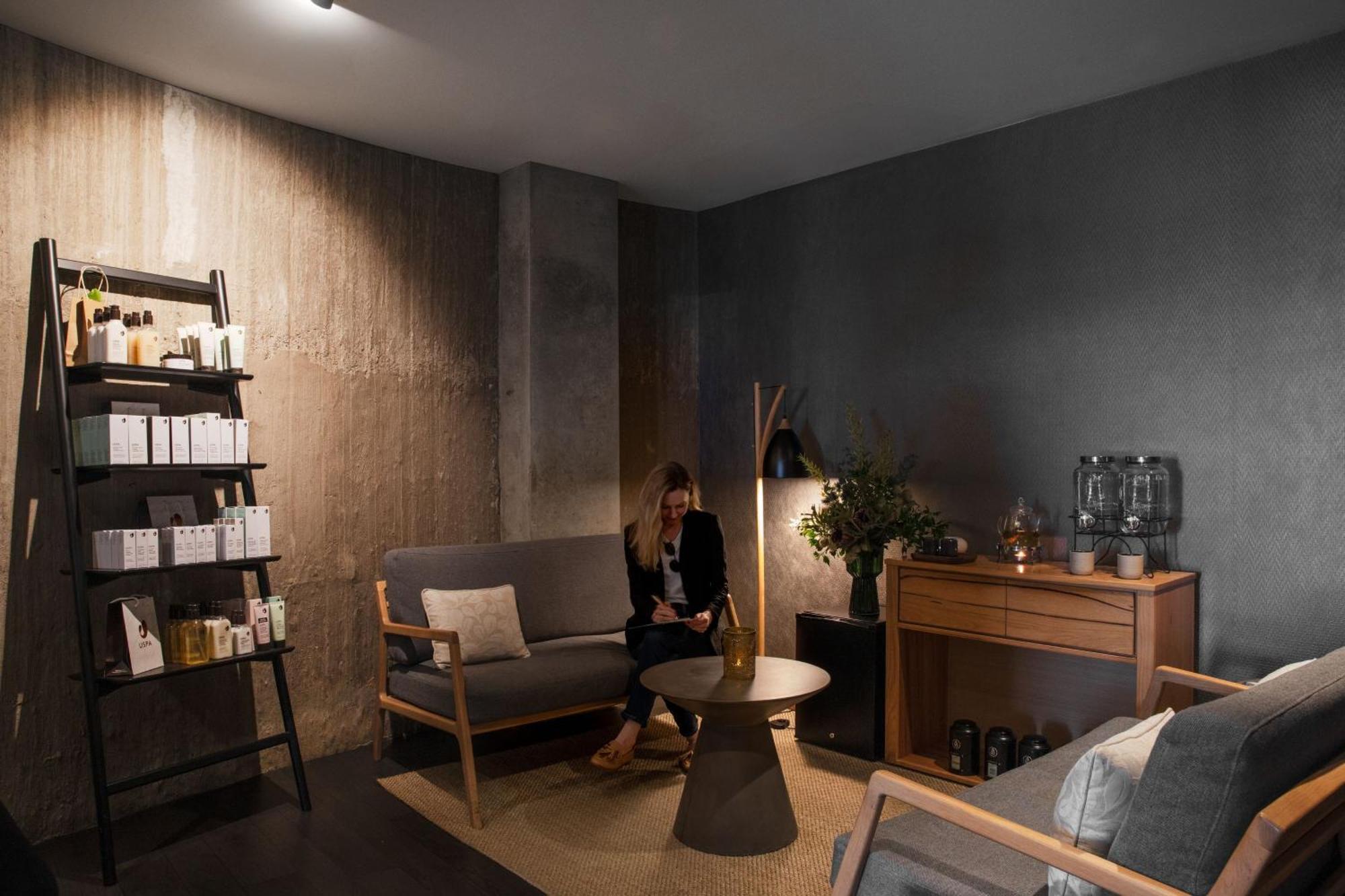 เป็ปเปอร์ส ไซโล ลอนเชสตัน Hotel ภายนอก รูปภาพ The interior of the store