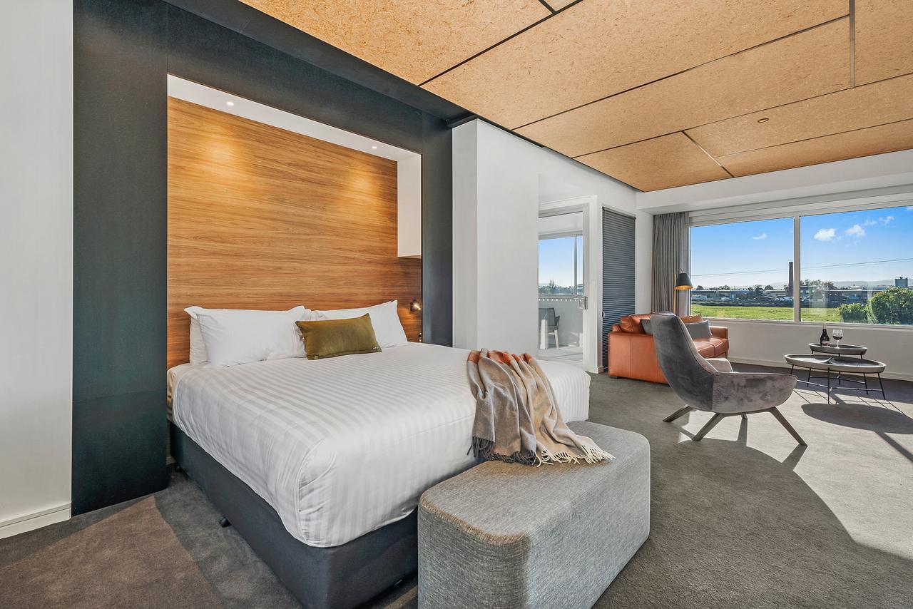 เป็ปเปอร์ส ไซโล ลอนเชสตัน Hotel ภายนอก รูปภาพ A suite at the hotel