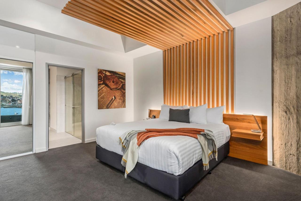 เป็ปเปอร์ส ไซโล ลอนเชสตัน Hotel ภายนอก รูปภาพ A bedroom at the hotel