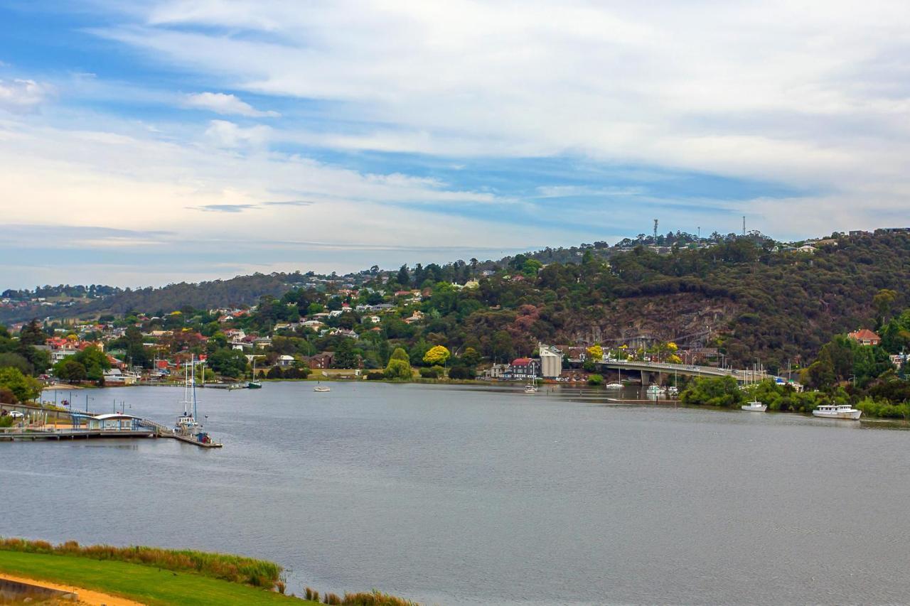 เป็ปเปอร์ส ไซโล ลอนเชสตัน Hotel ห้อง รูปภาพ View of the Swan River from the Perth Hills